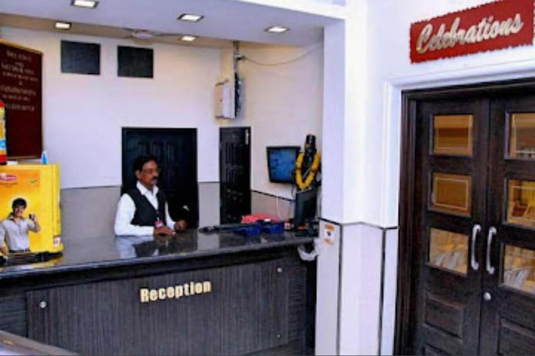 Vitthal Inn Pandharpur Kültér fotó